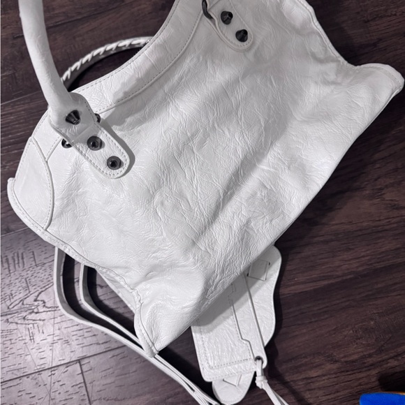 Balenci White Large City Bag has - Picture 5 of 5